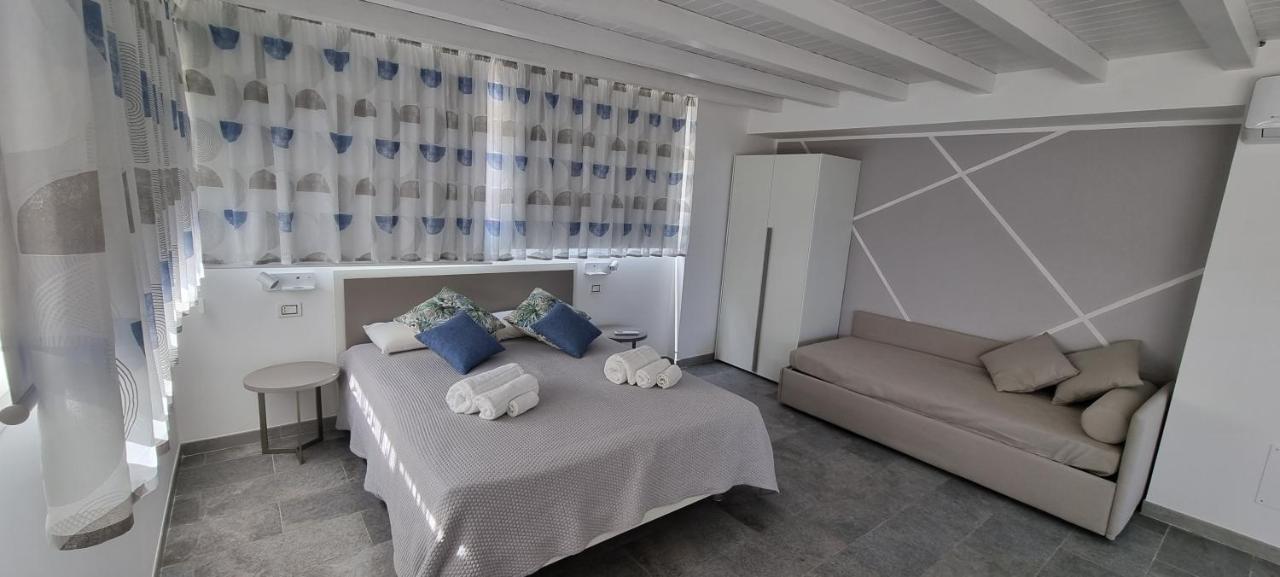 Suite,1406013341:JPEG